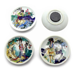 Магнит блюдце "Девушка"(d-6,5 см)