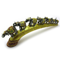 Слоны (7 шт) на золотом бивне (39х13х5 см)