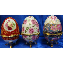 Egg box ceramics in assortment