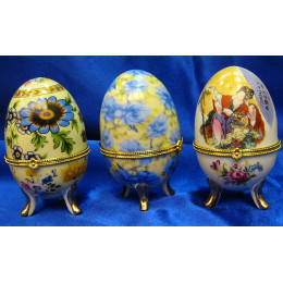 Egg box ceramics in assortment