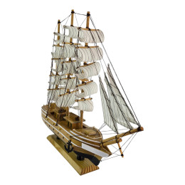 Sailboat model (43x49x8 cm)