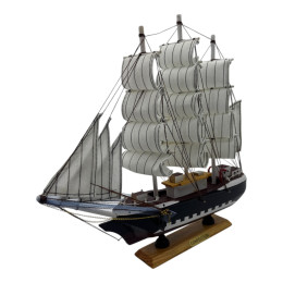 Модель вітрильника на підставці (32х31х7 см)