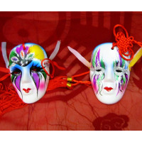 Ceramic mask with brush (9 cm)