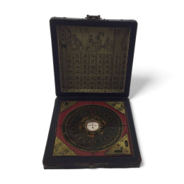 Compass Lo Pan "Antique" (17*18*5 cm)