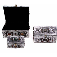 Chests with stones set (3pcs) (33x23x23 cm 27x17x17 cm 18x11x11 cm)