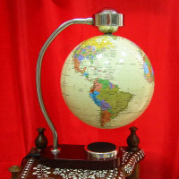 Глобус на магнитной подушке (95А)