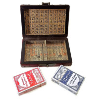 Casket with antique cards (079k)