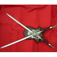 Swords on a shield (84cm 010-201)