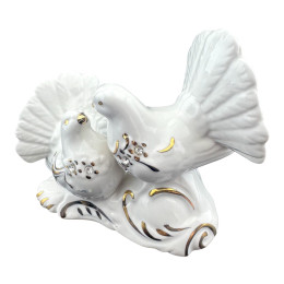 УЦЕНКА. Статуэтка "Голуби пара" фарфор (12х9,5х5,5 см)