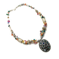 Necklace with stones and pendant (54 cm)