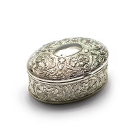 Oval jewelry box (8.5x6.5x3.5 cm)"Silver"