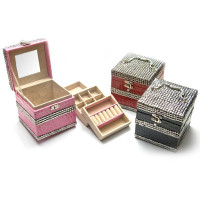 Jewelry box (12.5x12.5x12.5 cm)