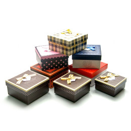 Коробки пакувальні "Квадратні" (н-р/3шт)(10,5х10,5х5,5см 12х12х6см 13,5х13,5х7см)