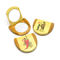 Cosmetic bamboo mirror (8x7x1,5 cm)