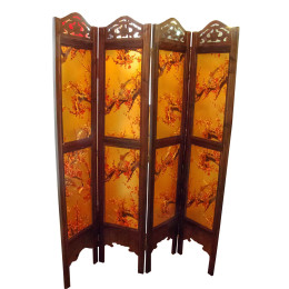 Screen (150x178x2.5 cm).