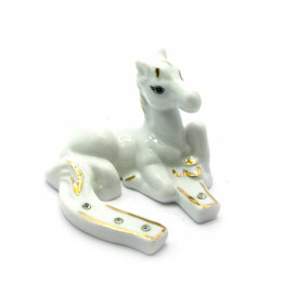 Horse with horseshoe porcelain (7.5x6.5x5.5cm)