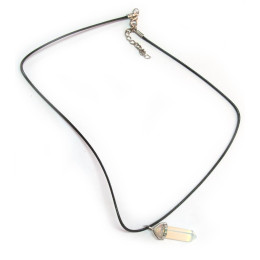 Намисто з кулоном з каменю