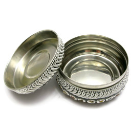 Скринька кругла метал з камінням (d-11 h-5.5 см)