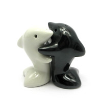 Salt shaker with pepper 