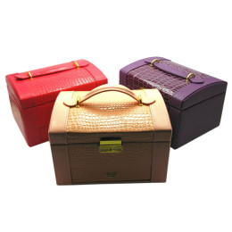 Шкатулка для бижутерии (23х16х17 см)