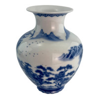 MARKDOWN. Ceramic vase (19×15×9.2 cm)