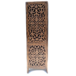Carved wooden screen (200x182 cm)C