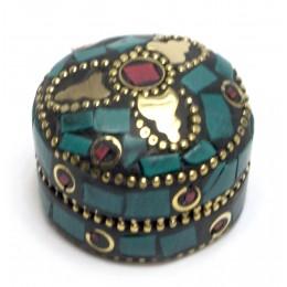Metal casket with corals and turquoise (d-3.5 cm h-2 cm)