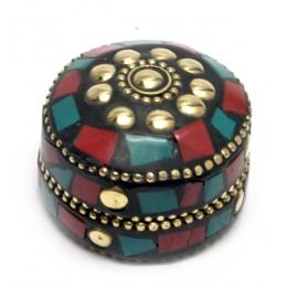 Metal casket with corals and turquoise (d-3.5 cm h-2 cm)