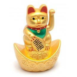 Кошка Манэки-нэко машущая лапой на чаше богатства(9,5х6,5х4,5 см)(батарейка в комплект не входит)