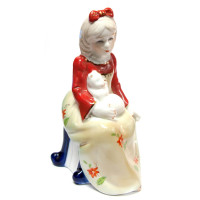 Девушка фарфор (12х8х6,5 см)