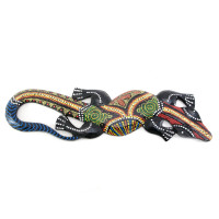 Painted wooden lizard (39x10.5x1 cm)