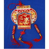 Панно красное с бахромой