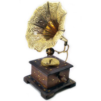 Souvenir gramophone (24x13x11 cm) A