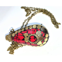 Bronze aroma pendant inlaid with brass and corals (5.5x4.5x2 cm)