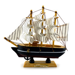 Модель вітрильника на підставці (140х150 мм)