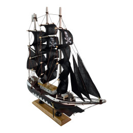 Model of the Black Pearl sailboat (30.5 x 32 x 6.2 cm)