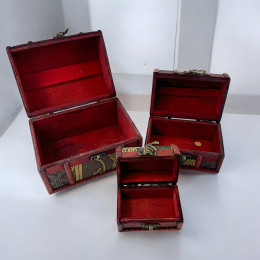 Set of 3 chests (12.9x17.7x13.2 cm 8.8x13.9x9.3 cm 6.4x9.9x6.8 cm)