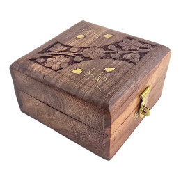 Шкатулка из палисандра резная (5,7х10,2х10,3 см)