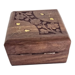 Шкатулка из палисандра резная (5,7х10,2х10,3 см)