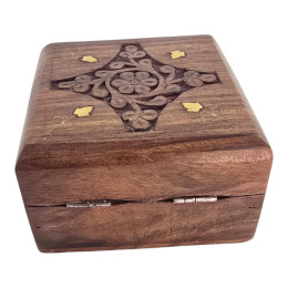 Шкатулка из палисандра резная (5,7х10,2х10,3 см)