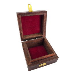 Шкатулка из палисандра резная (5,7х10,2х10,3 см)