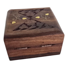Шкатулка из палисандра резная (5,7х10,2х10,3 см)