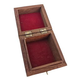 Шкатулка из палисандра резная  (5,7х10,2х10,3 см)