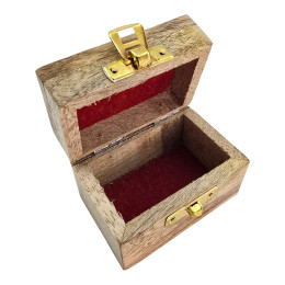 Шкатулка из мангового дерева (5,2х7,8х5,2 см)