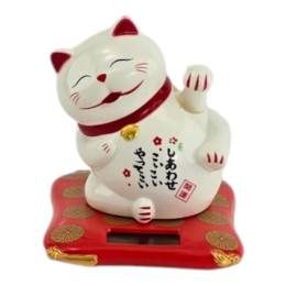 Кошка Манэки-нэко машущая лапами на солнечной батарее (7,5х6,7х7,1 см)